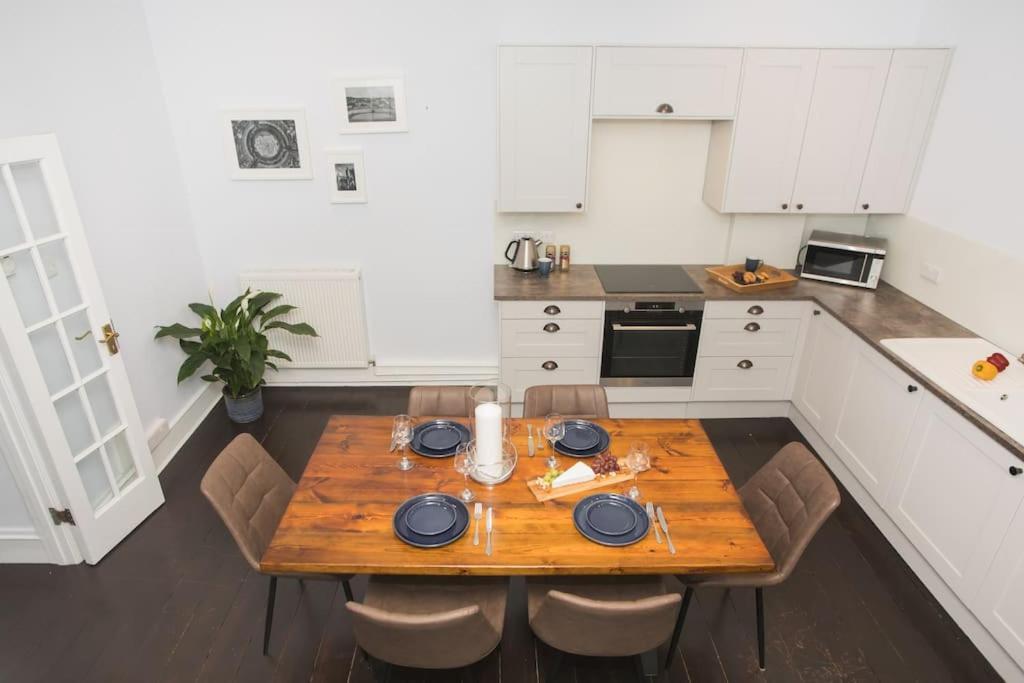 באת' River View House Cleveland Bridge מראה חיצוני תמונה