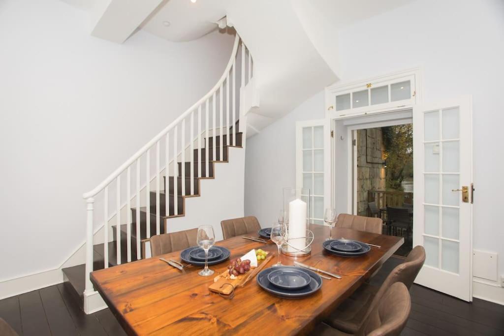 באת' River View House Cleveland Bridge מראה חיצוני תמונה