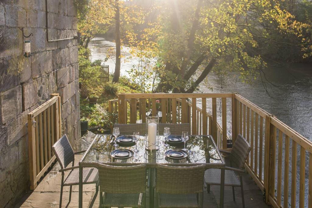באת' River View House Cleveland Bridge מראה חיצוני תמונה