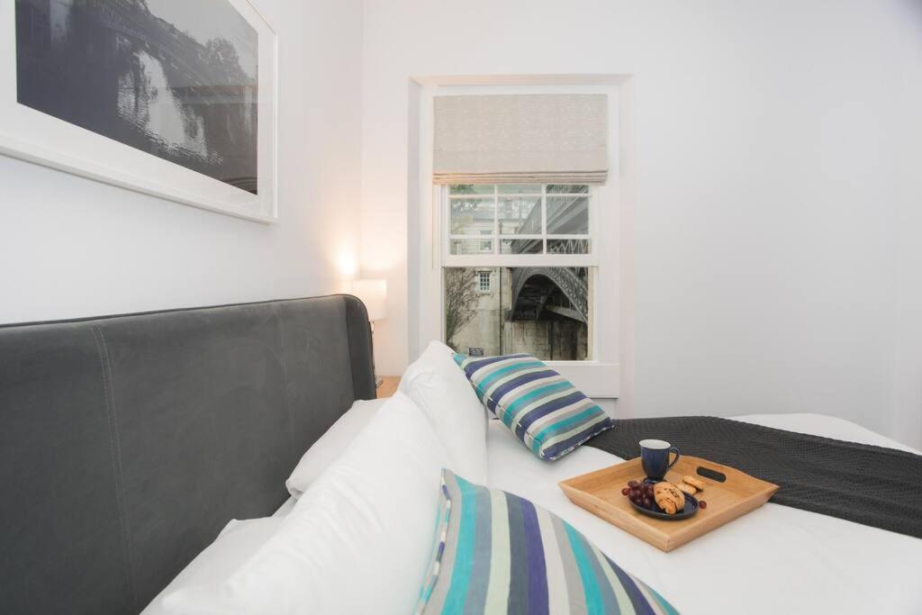 באת' River View House Cleveland Bridge מראה חיצוני תמונה